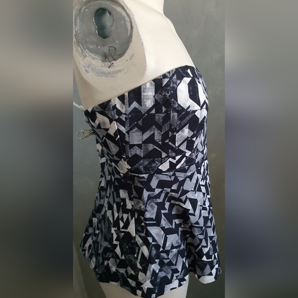 Sportsgirl strapless top - Picture 3 of 8